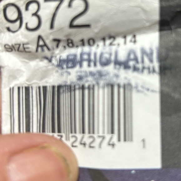 Simplicity 9372 Kids Wizard Costume - Purple, Black, and Gold- fun an easy - Picture 5 of 7